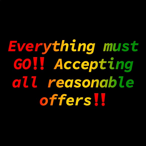 CHECK OUT MY CLOSET MAKE A OFFER‼️ - Picture 1 of 1